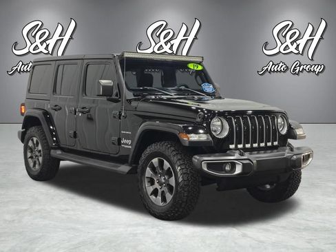 Used 2019 Jeep Wrangler Unlimited Sahara w/ Cold Weather Group AWD/4WD image 2