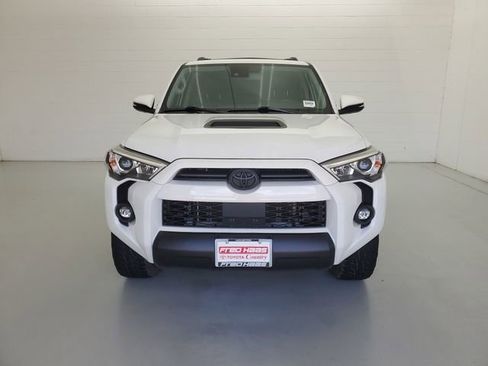 Used 2024 Toyota 4Runner TRD Off-Road Premium w/ Moonroof Package AWD/4WD image 3