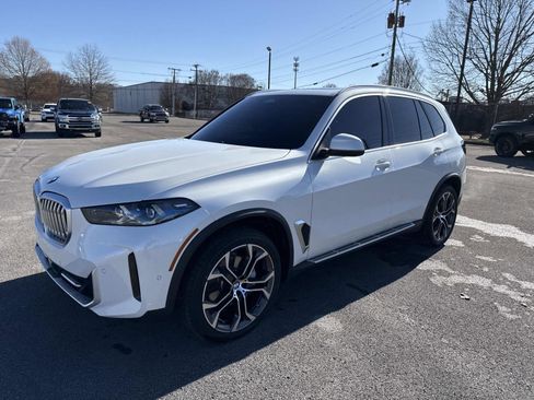 Used 2024 BMW X5 xDrive40i w/ Premium Package image 9