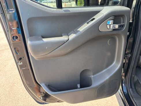 Used 2018 Nissan Frontier PRO-4X AWD/4WD image 23
