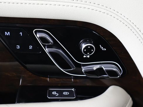 Used 2020 Land Rover Range Rover HSE image 36