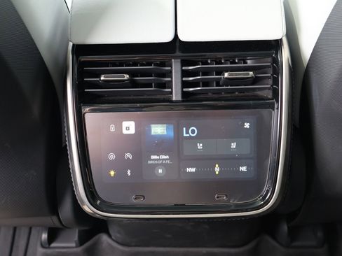 Used 2023 Rivian R1S Launch Edition image 22
