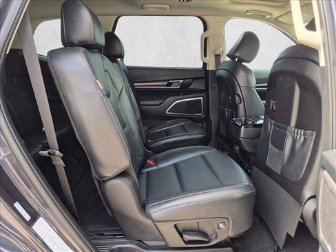 Used 2025 Kia Telluride S FWD image 21