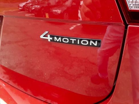 Certified 2022 Volkswagen Tiguan SE image 8