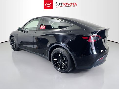 Used 2024 Tesla Model Y 2WD image 6