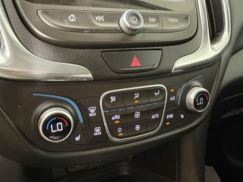 Used 2018 Chevrolet Equinox LT FWD image 36