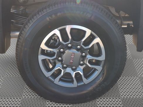 New 2025 GMC Sierra 2500 SLT w/ SLT Premium Package image 18