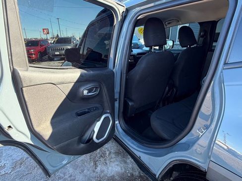 Used 2018 Jeep Renegade Latitude image 31