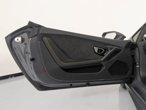 Used 2016 Lamborghini Huracan LP 610-4 AWD/4WD image 11