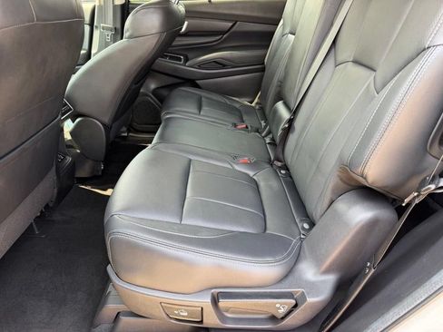 Used 2023 Subaru Ascent Limited AWD/4WD image 12