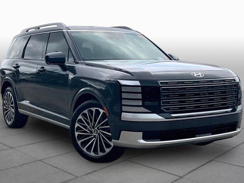 Used 2026 Hyundai Palisade Calligraphy FWD image 2