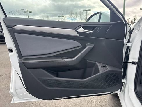 New 2026 Volkswagen Jetta SE image 16