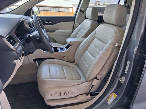 Used 2021 GMC Acadia Denali w/ Denali Technology Package FWD image 17