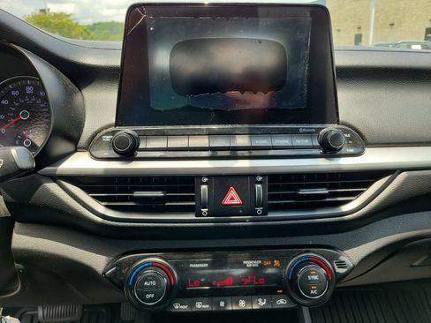 Used 2019 Kia Forte LXS FWD image 16