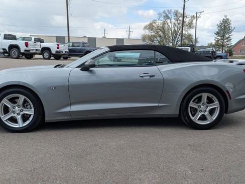 Used 2023 Chevrolet Camaro LT RWD image 13