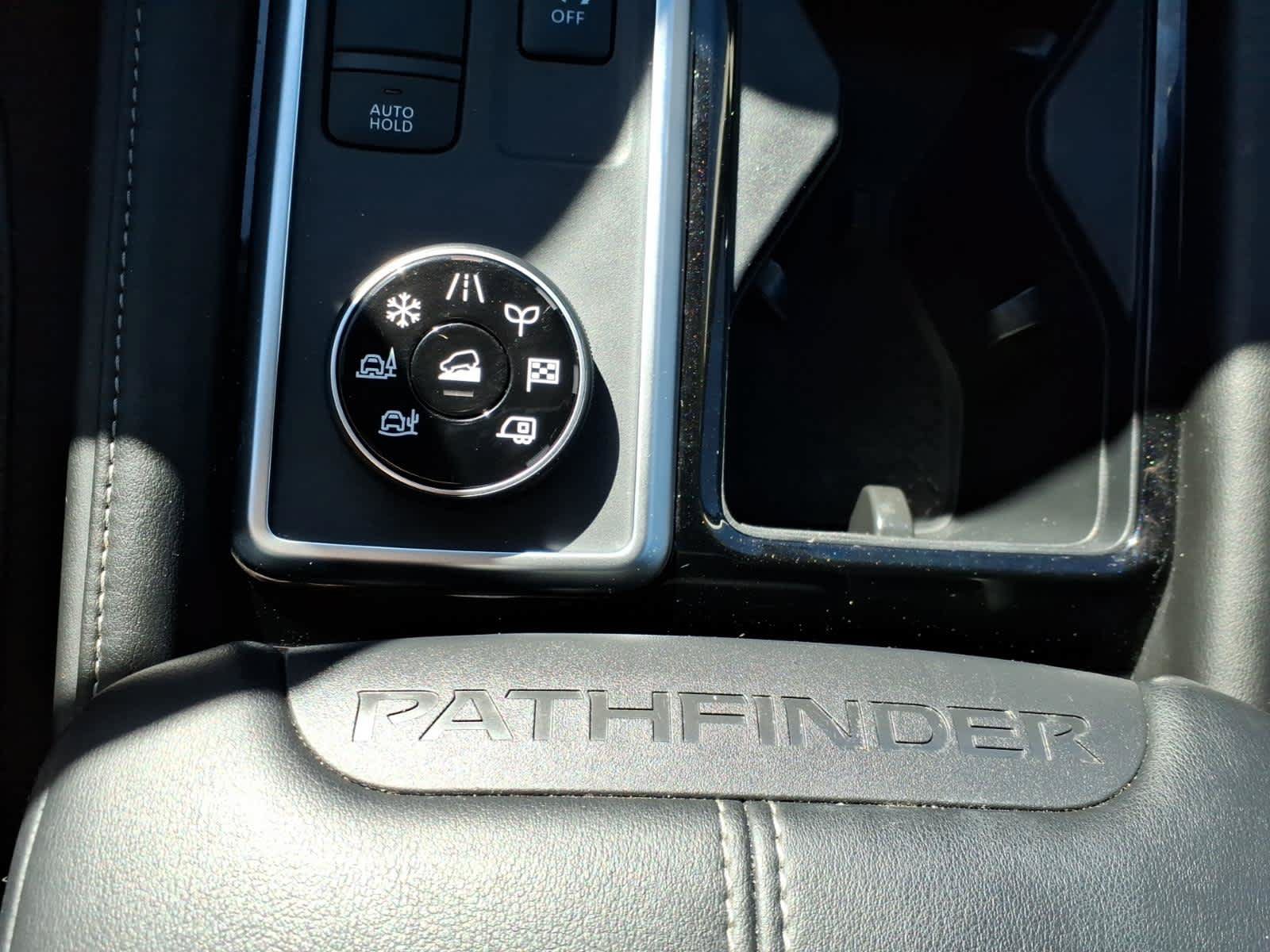 Used 2025 Nissan Pathfinder SL w/ Black Appearance Package AWD/4WD image 21