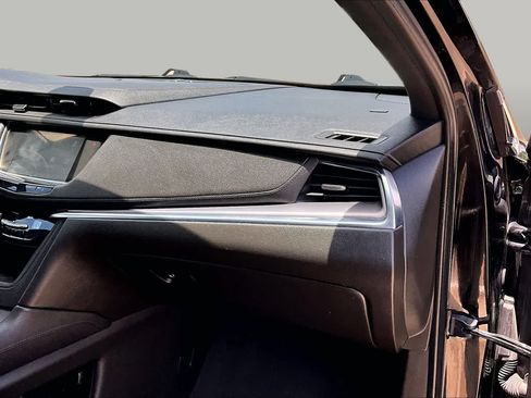 Used 2022 Cadillac XT5 Luxury FWD image 17