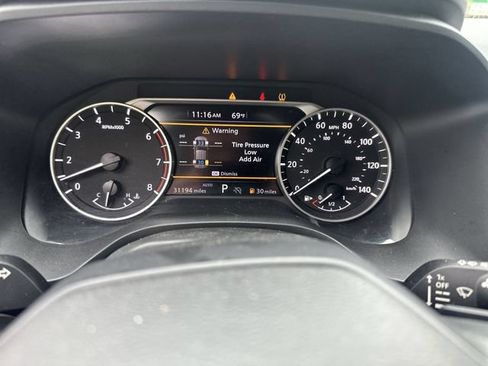 Used 2025 Nissan Rogue SV AWD/4WD image 12