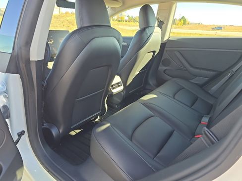 Used 2023 Tesla Model 3 Standard Range image 14