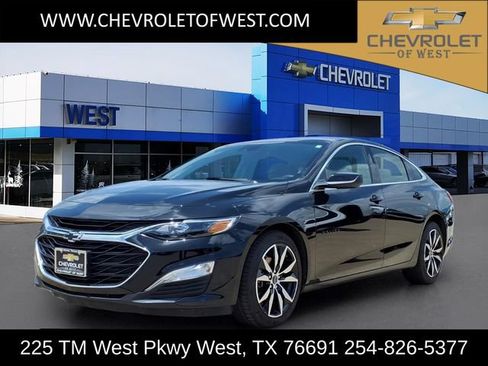Used 2025 Chevrolet Malibu RS FWD image 1