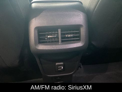 Used 2022 Chevrolet Equinox LT FWD image 13