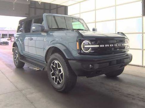 Used 2025 Ford Bronco Outer Banks AWD/4WD image 4