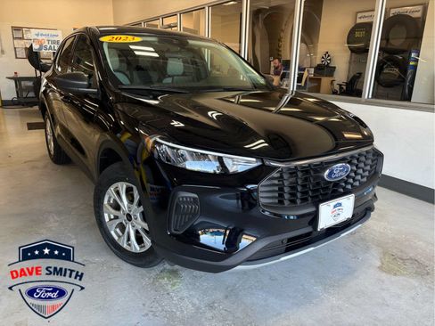 Used 2023 Ford Escape Active AWD/4WD image 4