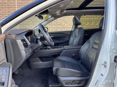 Used 2023 Nissan Rogue Platinum AWD/4WD image 37