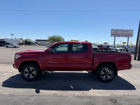Used 2019 Toyota Tacoma TRD Sport w/ Technology Package AWD/4WD image 4
