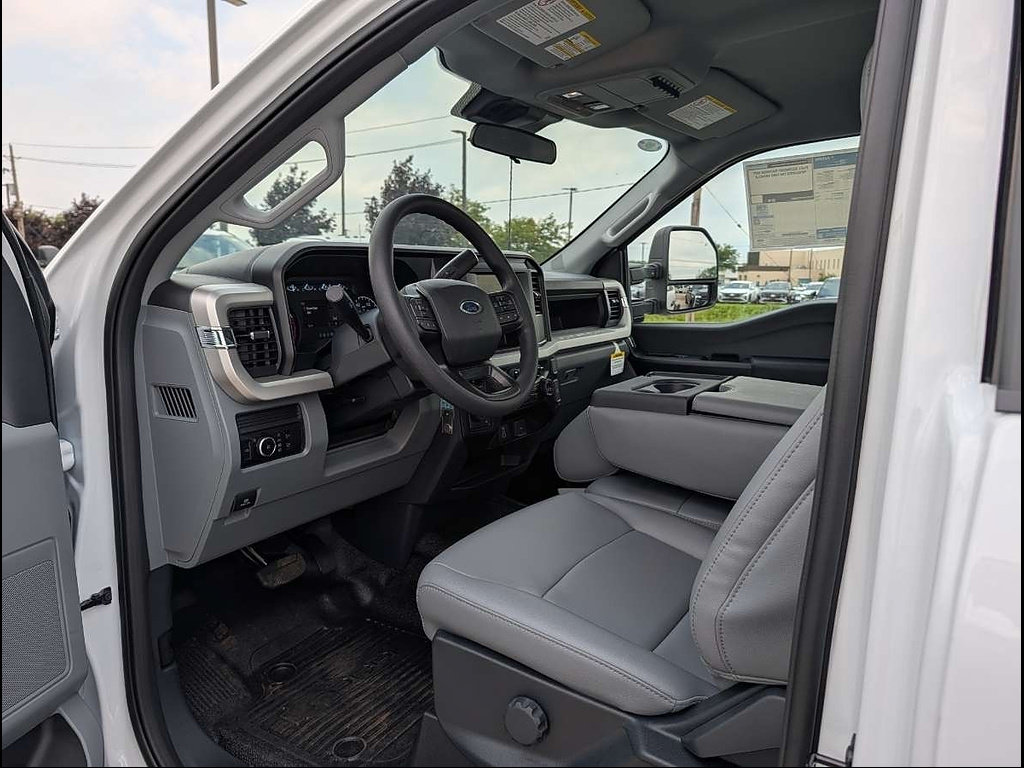 New 2026 Ford F550 4x4 Regular Cab Super Duty image 4
