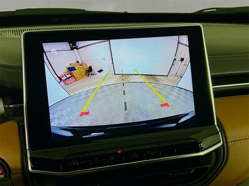 Used 2024 Jeep Compass Limited image 15