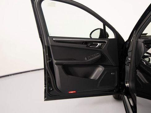 New 2026 Porsche Macan S image 12