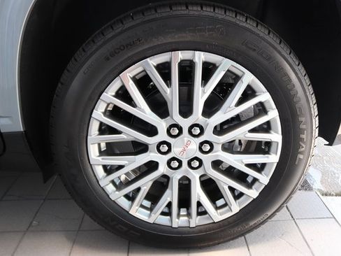 New 2025 GMC Acadia Denali w/ Super Cruise Package image 8