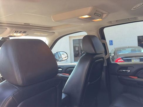 Used 2009 Cadillac Escalade AWD image 47