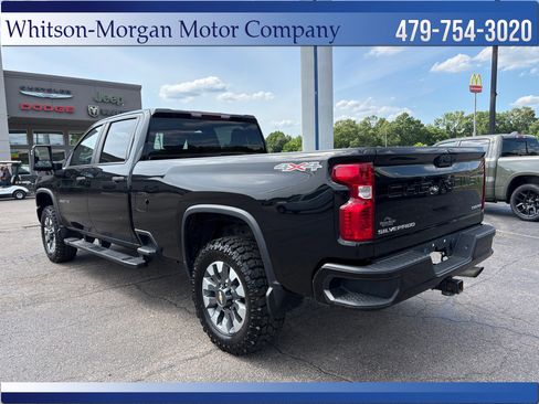 Used 2022 Chevrolet Silverado 2500 Custom w/ Custom Convenience Package AWD/4WD image 8