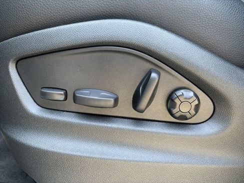 Used 2025 Porsche Cayenne image 16