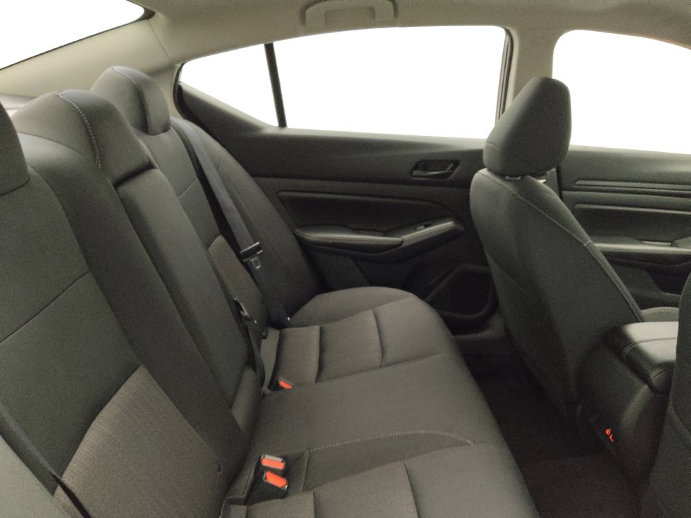 Used 2025 Nissan Altima 2.5 SV FWD image 19