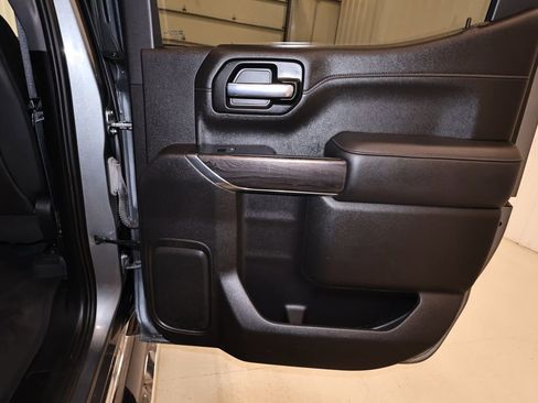 Used 2020 Chevrolet Silverado 1500 LTZ AWD/4WD image 19