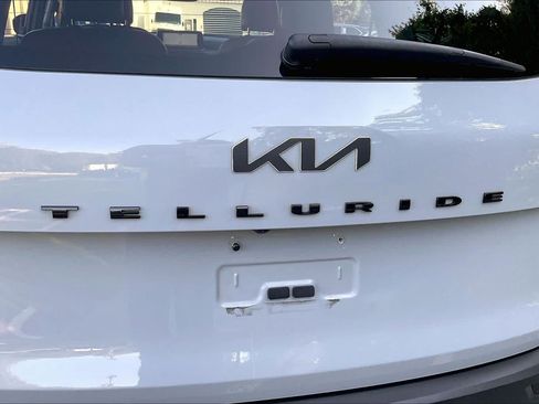 Used 2022 Kia Telluride SX w/ SX Prestige Package AWD/4WD image 9