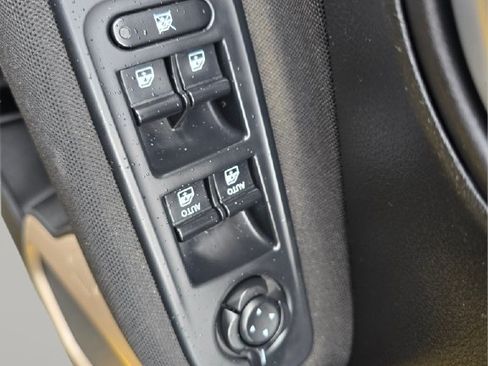 Used 2016 Jeep Renegade Sport w/ Power & Air Group FWD image 30