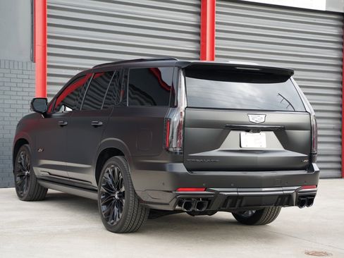 Used 2026 Cadillac Escalade V w/ LPO, ONYX Package image 5