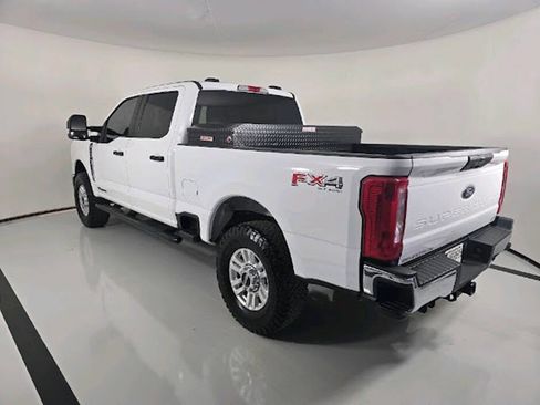Used 2023 Ford F250 XL w/ FX4 Off-Road Package image 5