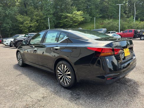 New 2025 Nissan Altima 2.5 SV image 6