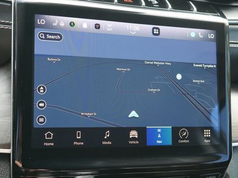 Used 2024 Jeep Grand Cherokee L Limited w/ Black Appearance Package image 18