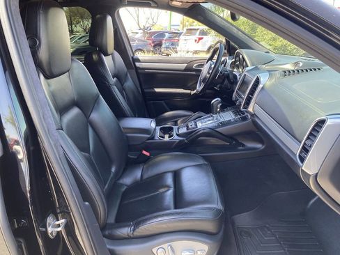 Used 2012 Porsche Cayenne Turbo AWD/4WD image 11