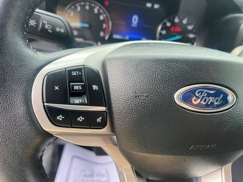 Used 2023 Ford Explorer XLT w/ Equipment Group 202A AWD/4WD image 27