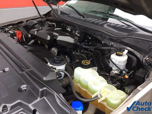 Used 2019 Ford F250 XLT w/ XLT Premium Package image 44