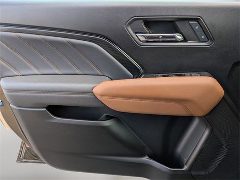 Used 2024 GMC Canyon AT4 w/ Technology Package image 22