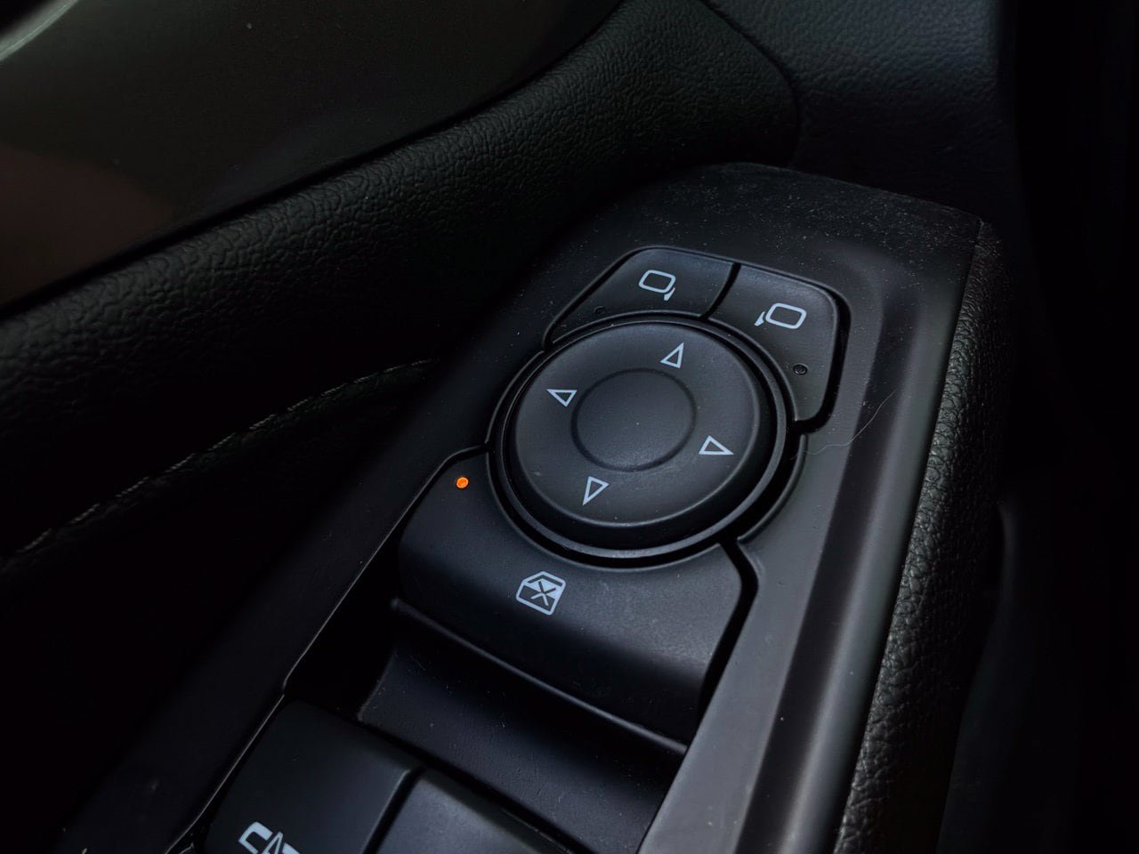 Used 2023 Chevrolet Traverse LT FWD image 25