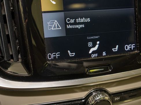 Used 2019 Volvo V60 T5 Momentum image 15